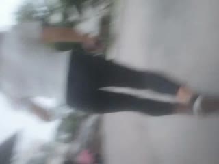 傍晚时间,一堆站街女,选了个妹子带小房间啪啪,超近视角看小穴,JB插入激情爆操1